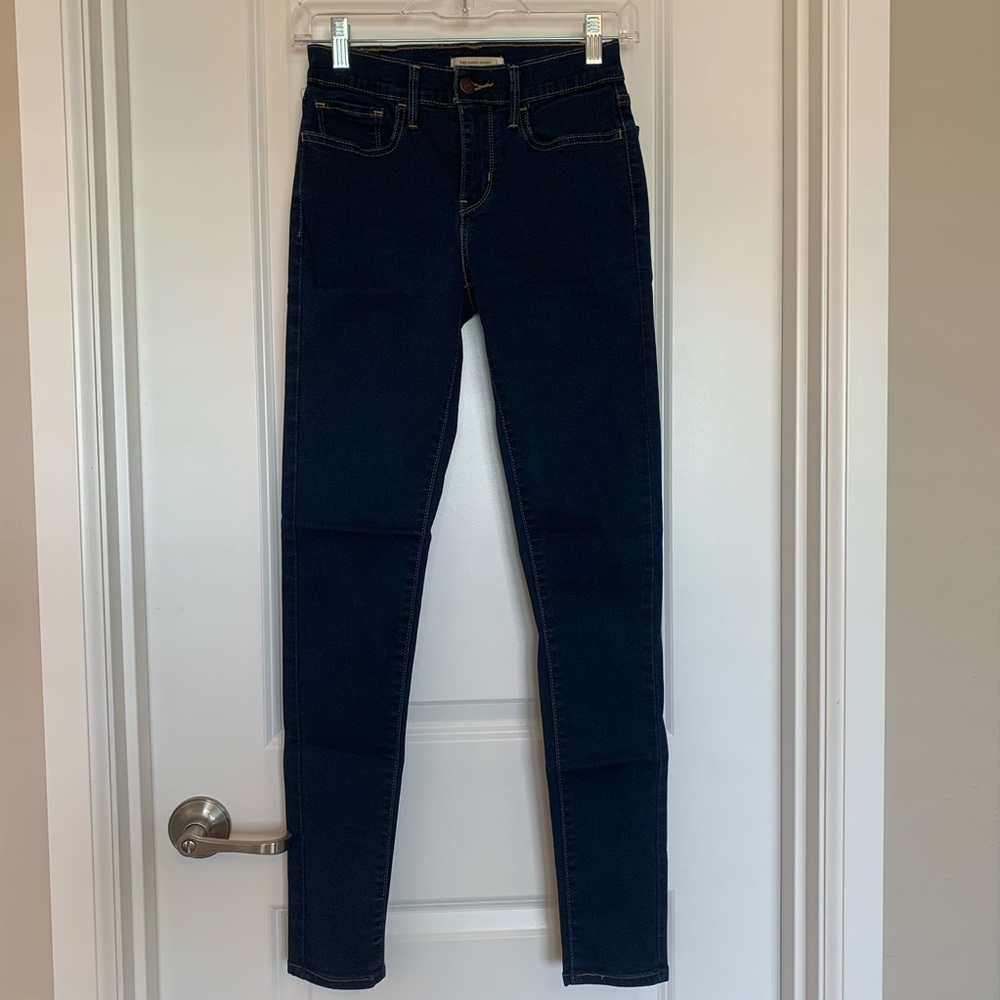 Womens Levi’s 710 super skinny jean